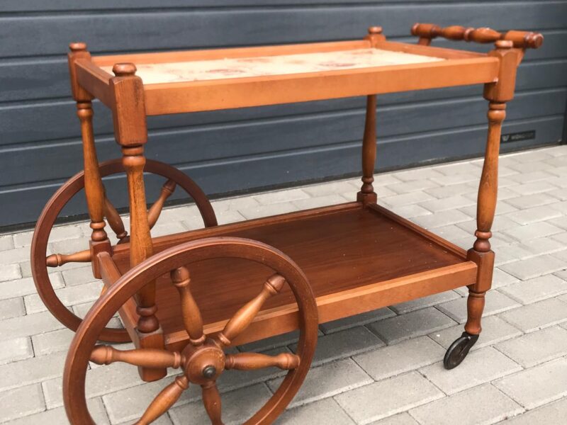 Herbaciarka Barek cena: 999 zł.