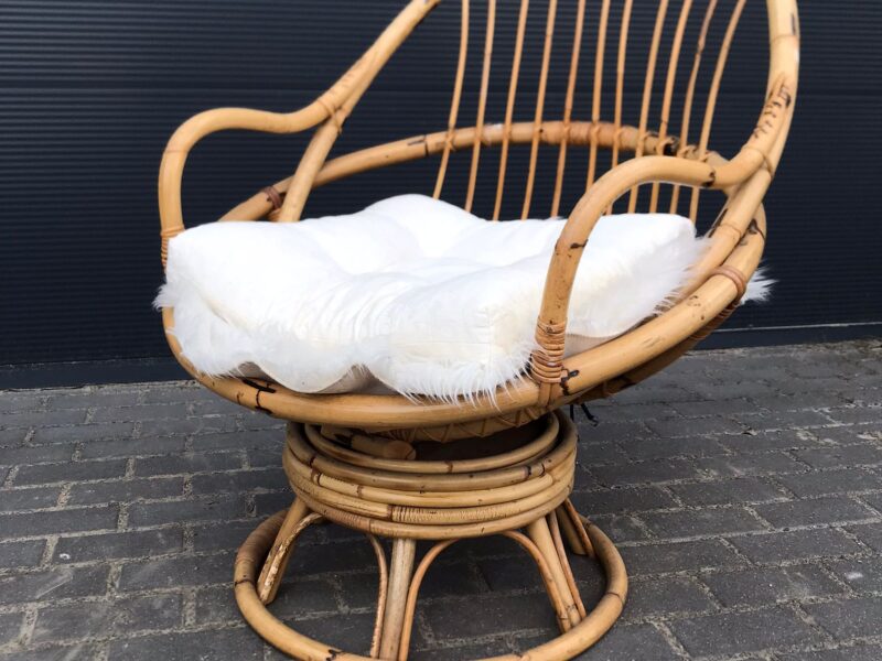 Bambusowy Fotel Obrotowy 899 zł.