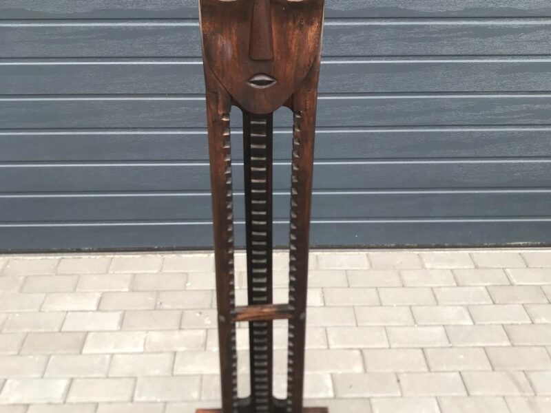 Rzeźbiony Ręcznie Stojak na Retro Płyty CD [ 500 zł. ]