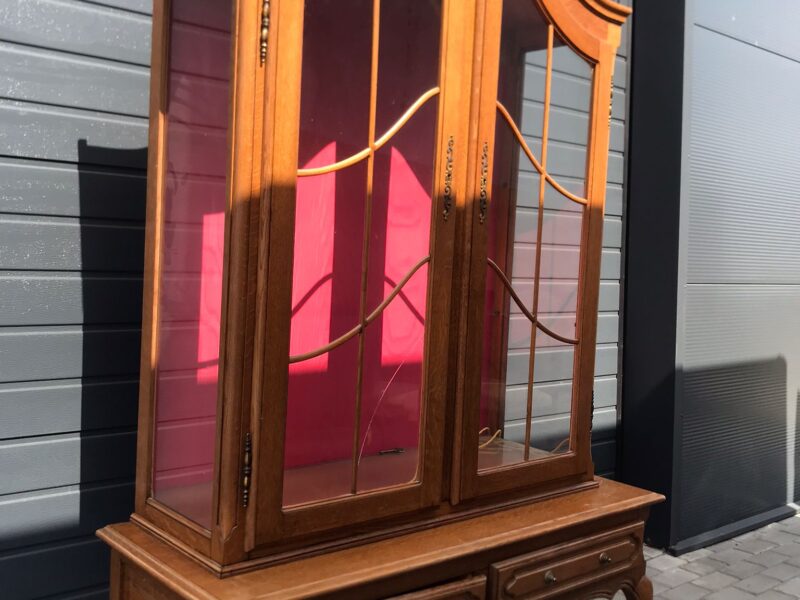 Witryna wzorowana na stylu ludwikowskim. do renowacji [ 499zł ]